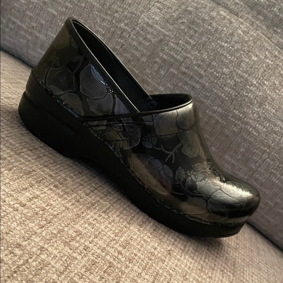 Dansko Silver & Black Floral Nursing Medical Professional Clogs EU 38 or US 7.5 - Picture 5 of 10